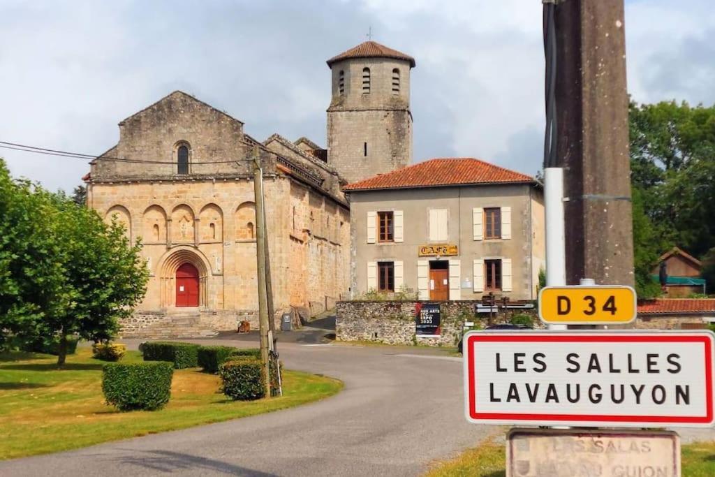 Cottage By The Chateau With Pool In National Parc Les Salles-Lavauguyon Luaran gambar