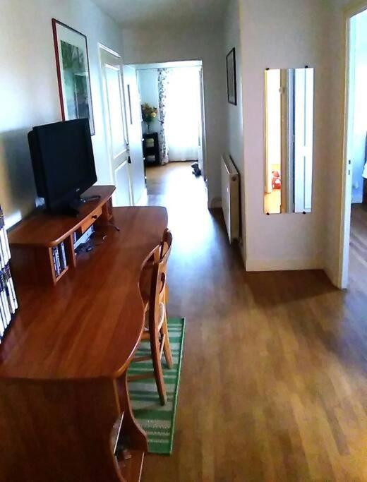 Cottage By The Chateau With Pool In National Parc Les Salles-Lavauguyon Luaran gambar