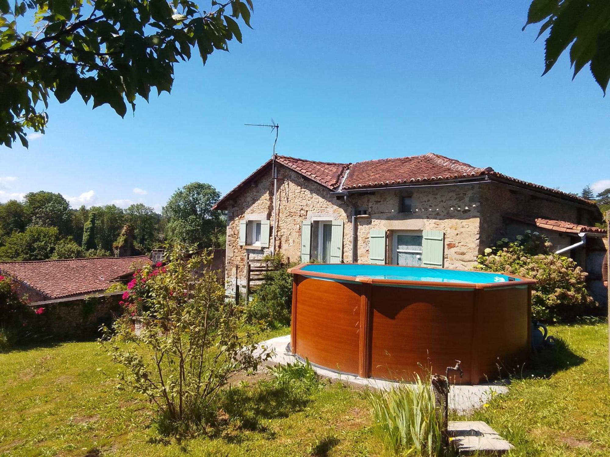 Cottage By The Chateau With Pool In National Parc Les Salles-Lavauguyon Luaran gambar